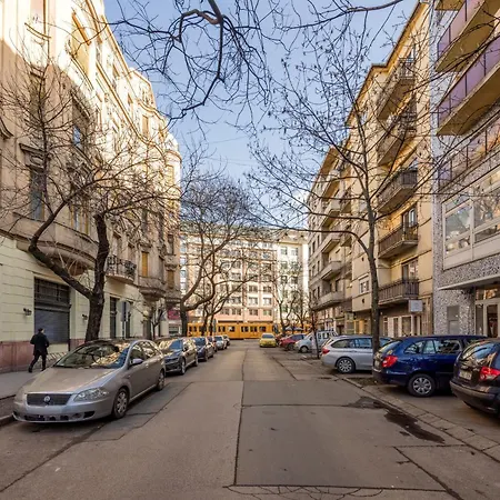 Elemental Retreats - Wood & Water * Budapest