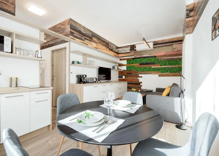 Elemental Retreats - Wood & Water Apartment *