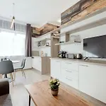 Elemental Retreats - Wood & Water Budapest